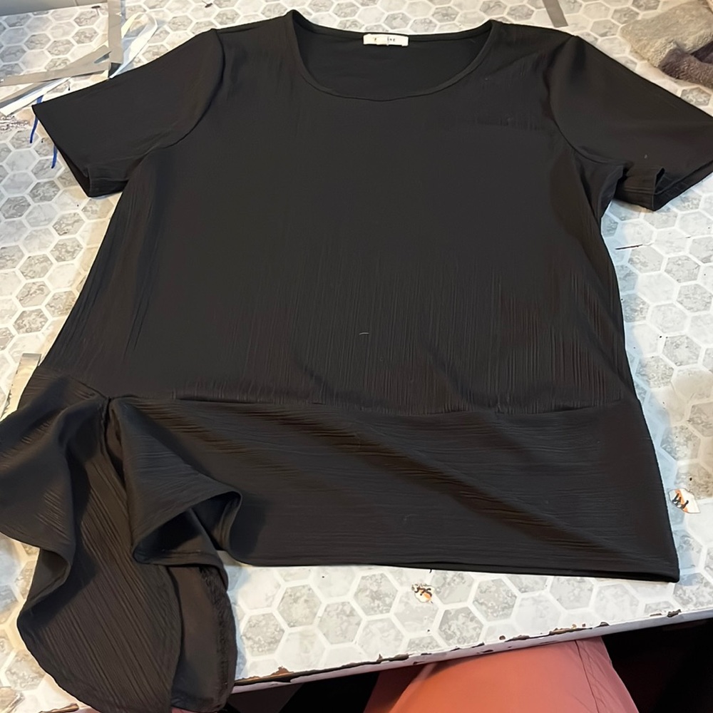 Pleione Small Black Short Sleeve Asymmetrical Formal Blouse